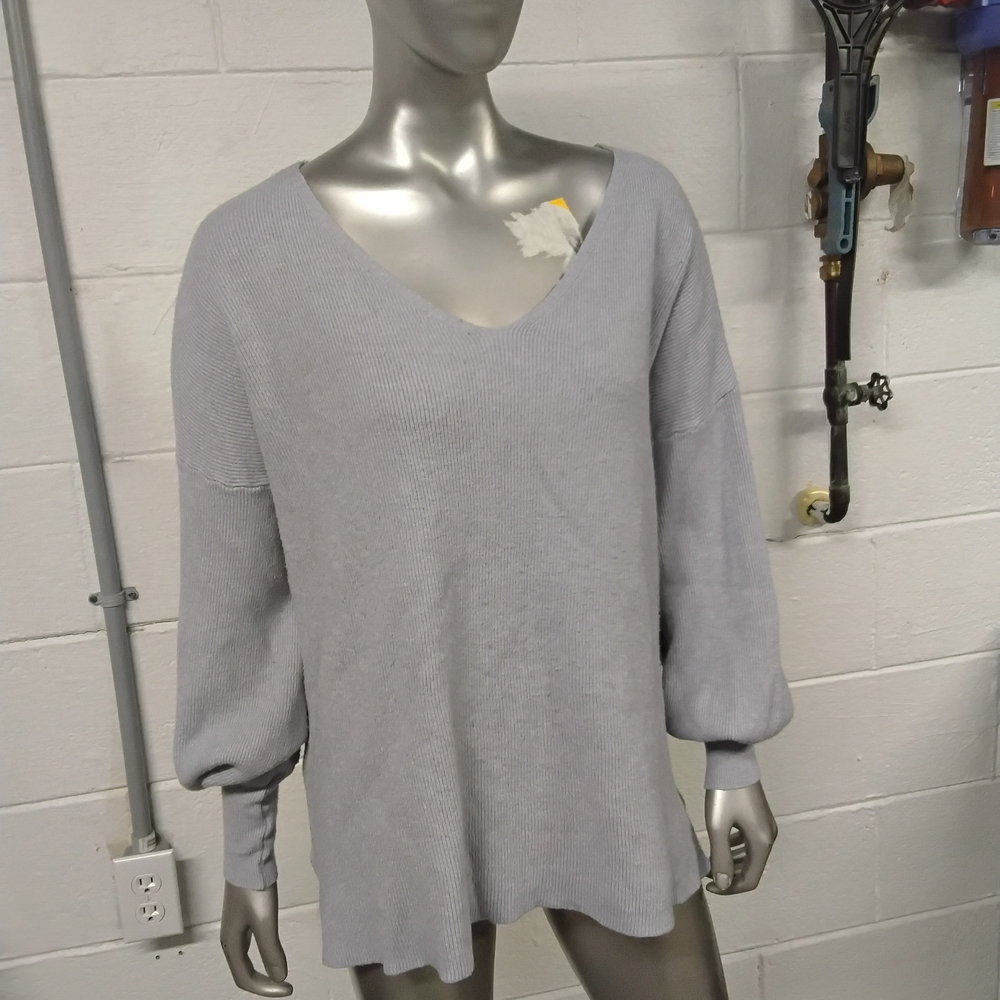 Women's V-Neck Sweater - Light Gray